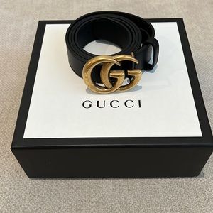 Gucci GG Marmont thin leather belt with shiny buckle, Size 90 (US 27)
